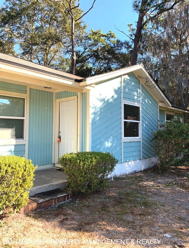 Spacious 2-Bedroom Duplex with Stainless Steel Appliances - Spacious 2-Bedroom Duplex with Stainless Steel Appliances House