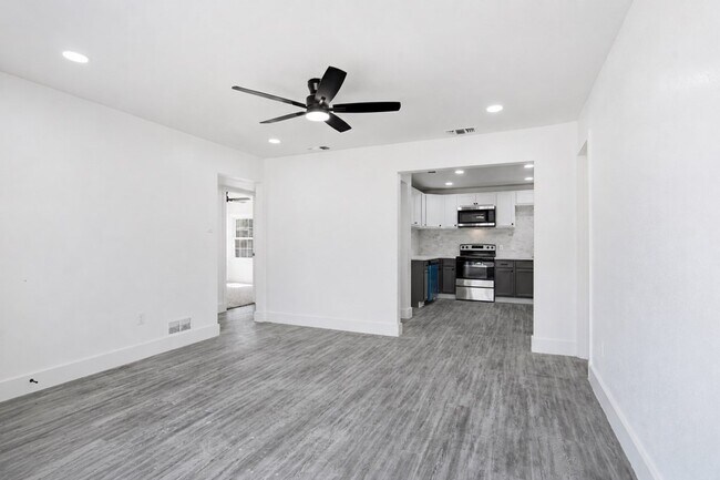 Foto del edificio - 804 W 20th St