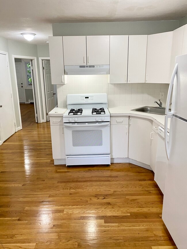 Building Photo - 75 7th St