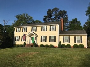 Building Photo - 2540 Devenwood Rd