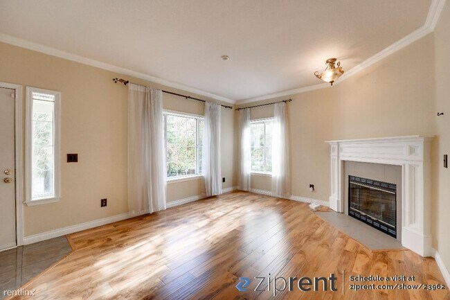 Foto del edificio - 3 br, 2.5 bath Townhome - 10909 Avondale R...