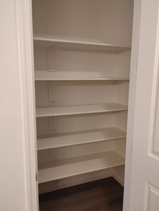 Foto del edificio - Brand-New 4-Bedroom Home for Rent in Hughson – Built 2025