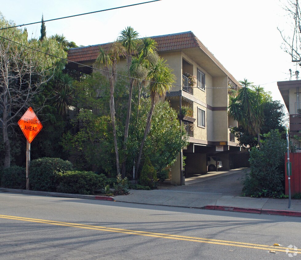 Foto del edificio - 1406 Lincoln Ave