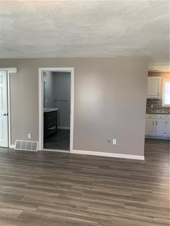 Building Photo - 15 Hardy St