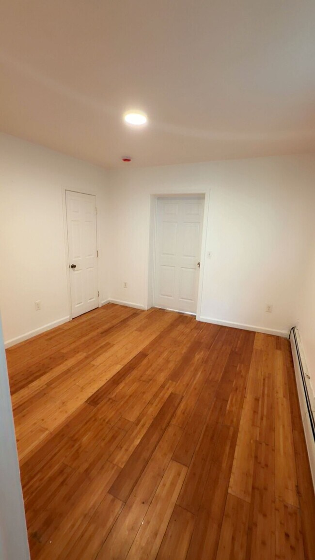 Building Photo - 316 Summer Ave