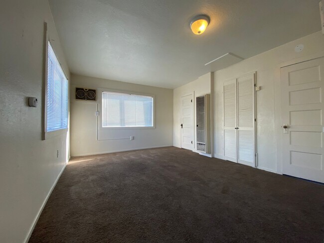 Foto del edificio - 725 1/2 Kern St Apt B -- West Valley Real ...