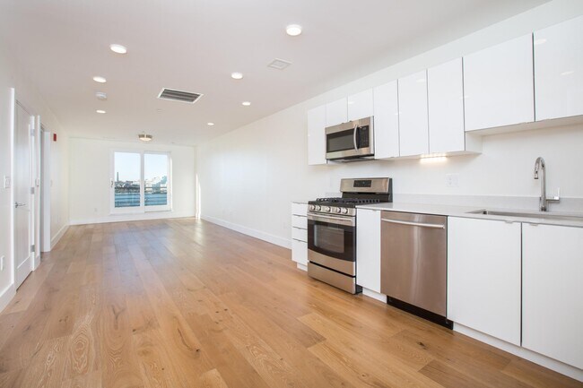 Kitchen/Living - 250 Meridian St