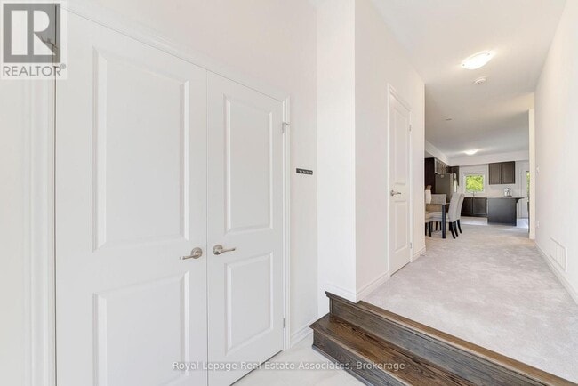 Photo du bâtiment - 305 Garner Rd W