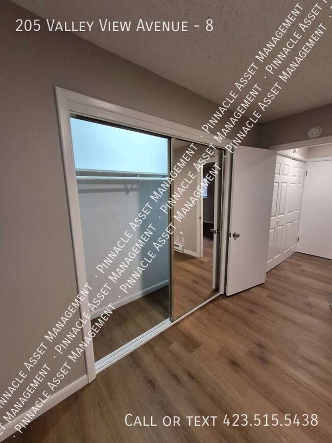 Foto del edificio - 205 Valley View Ave