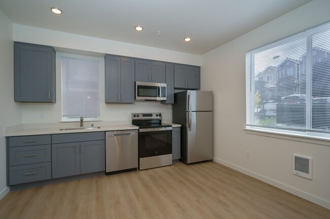 Building Photo - 4343 S Alder St