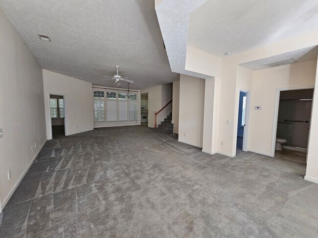 Foto del edificio - 413 Cypress Dr
