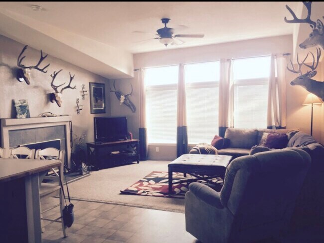 Foto del edificio - 750 Hayland Dr