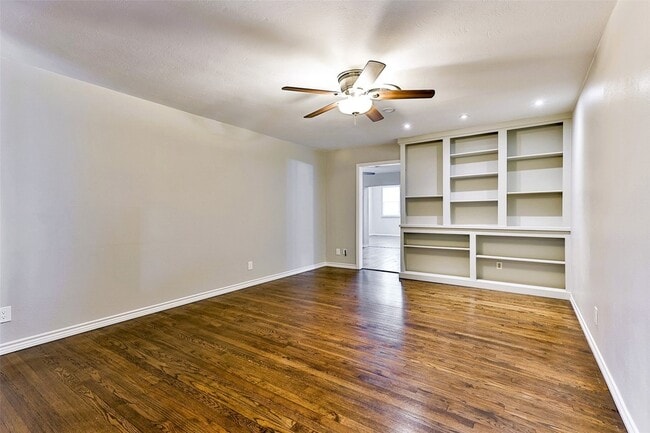 Building Photo - 1318 N Rogers Rd