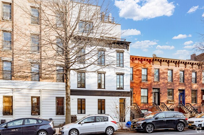 Building Photo - 503 6th Ave