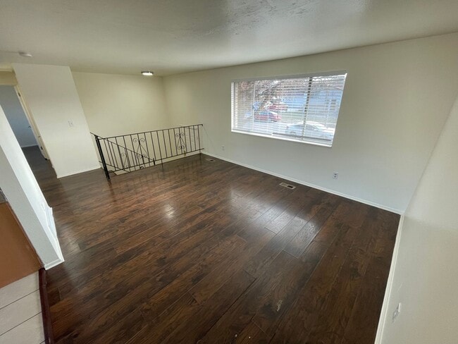 Foto del edificio - West Jordan Four Bedroom; Garage; New Kitchen Cabinets; Fenced Yard; Central Air