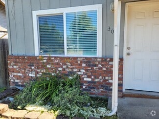 Building Photo - 309 Lola St