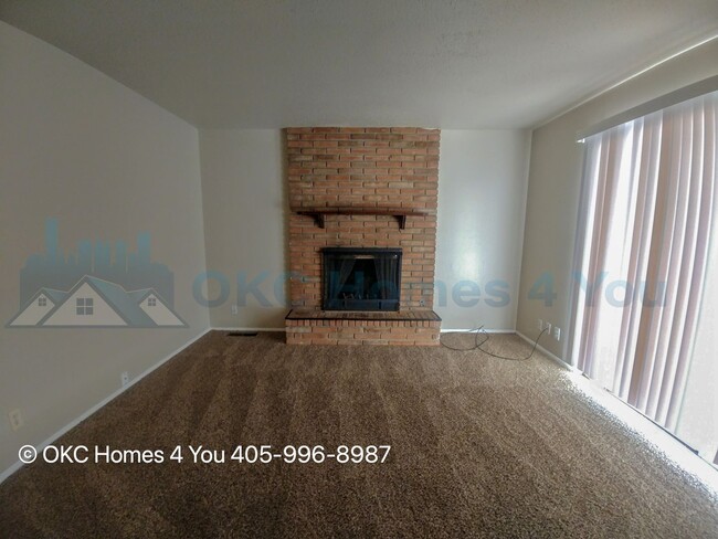 Foto del edificio - Updated 3 Bed Duplex! Move-in special save...