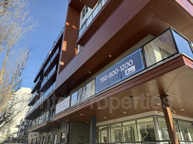 Photo du bâtiment - 8615-8108 108 St NW