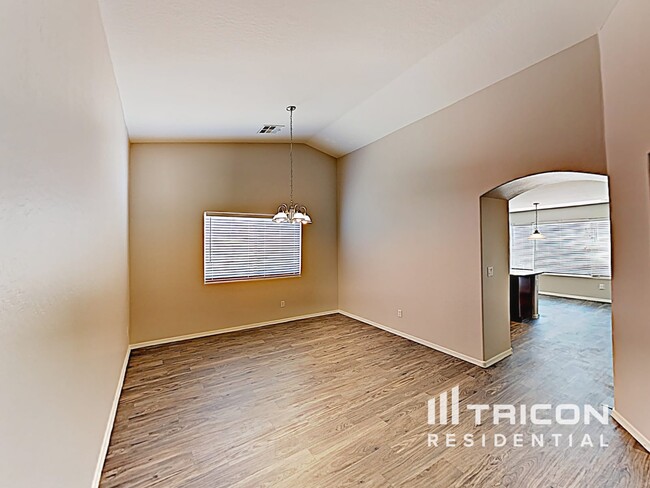 Building Photo - 2117 W Pickett Ct