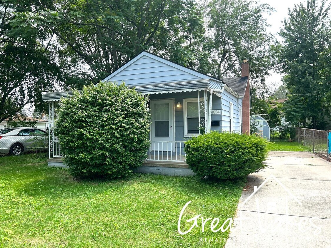Primary Photo - Warm and cozy 2 bedroom/1 bathroom home in...