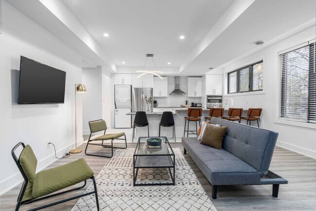 Photo du bâtiment - 585 Queens Ave