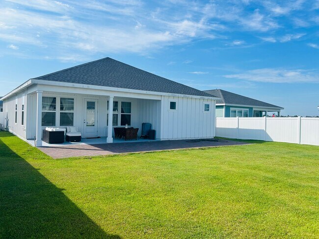 Building Photo - Expansive 3Bed/2Ba in the Coveted Sweet Ba...