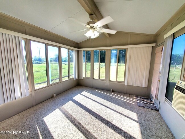 Building Photo - 1618 Lexington Dr