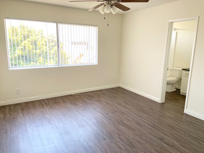 Building Photo - MC 1602 Winona Properties, LLC (140 Hoover)