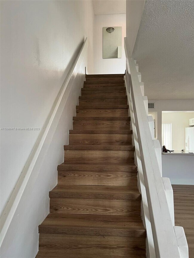 Foto del edificio - 2186 W 60th St