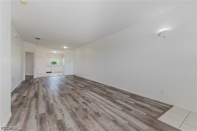 Foto del edificio - 5612 Rose Garden Rd