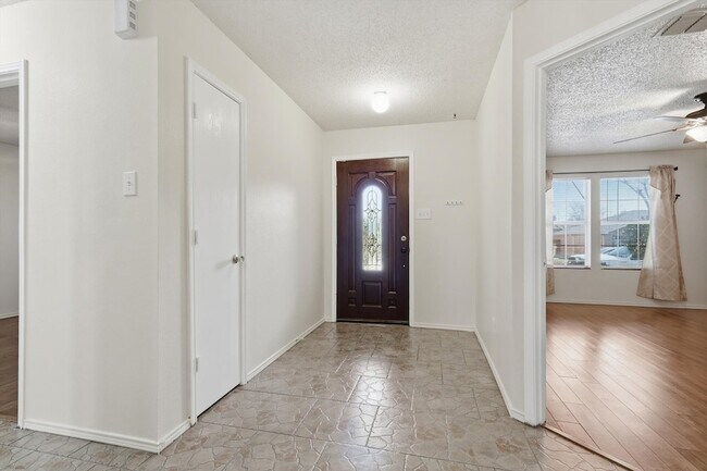 Building Photo - 1452 Hickory Creek Ln