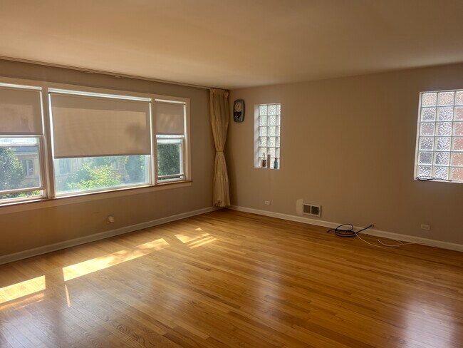Foto del edificio - 6528 N Rockwell St