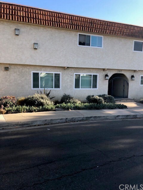 Primary Photo - 207 W Marquita