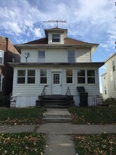Building Photo - 715 South St