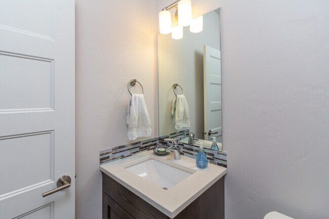 Foto del edificio - 2805 W Pleasanton Ave