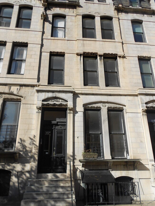 Building Photo - 1224 Saint Paul St
