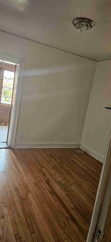 Building Photo - 8119 S Vernon Ave