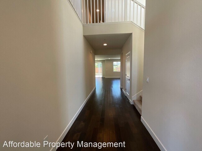 Building Photo - 4 br, 3.5 bath House - 4538 Cabello Street