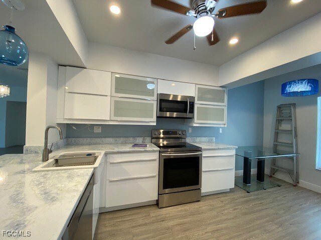 Foto del edificio - 328 Sugar Pine Ln