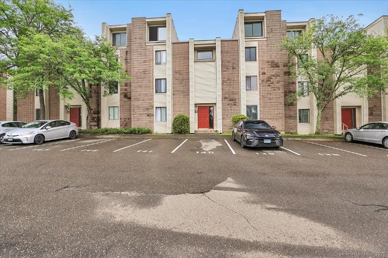 Foto del edificio - 129 Burgundy Hill Ln