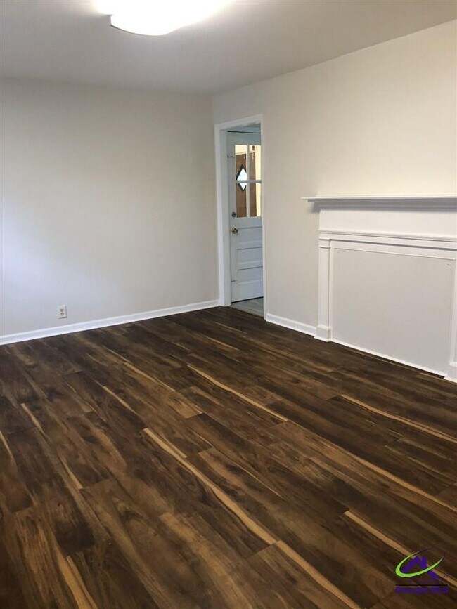 Foto del edificio - 122 Tinker Blvd