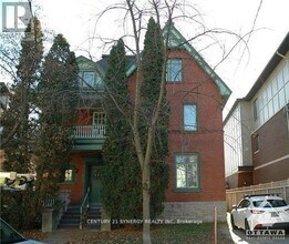 Building Photo - 458-458 MacLaren St