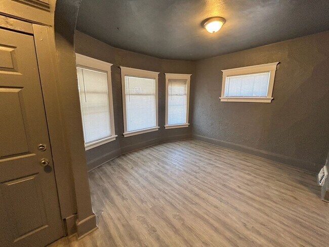 Building Photo - 2876 N 26th St