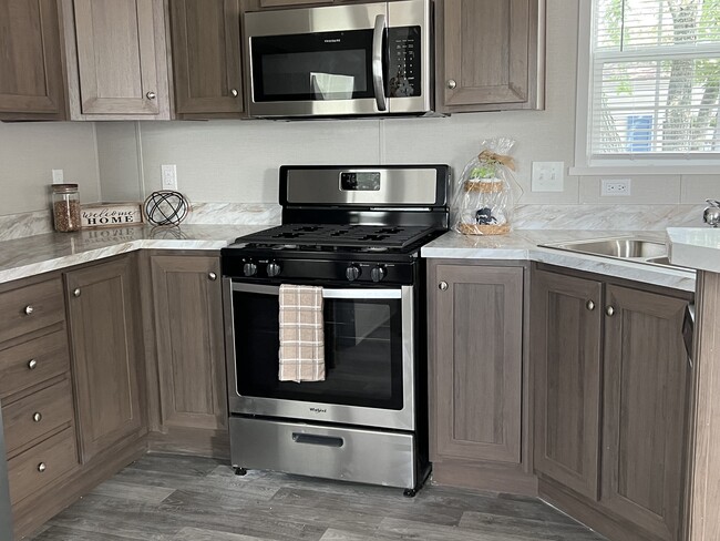 Building Photo - 5161 Tokay Dr