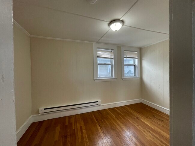 Building Photo - 8 Breed Square