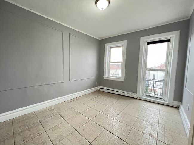 99 2nd Ave Unit 10 - 98 2nd Ave
