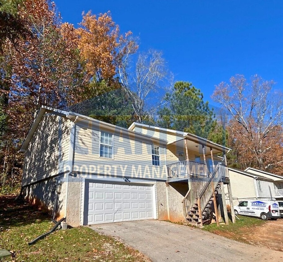 Primary Photo - Three bedroom home in Chattanooga!