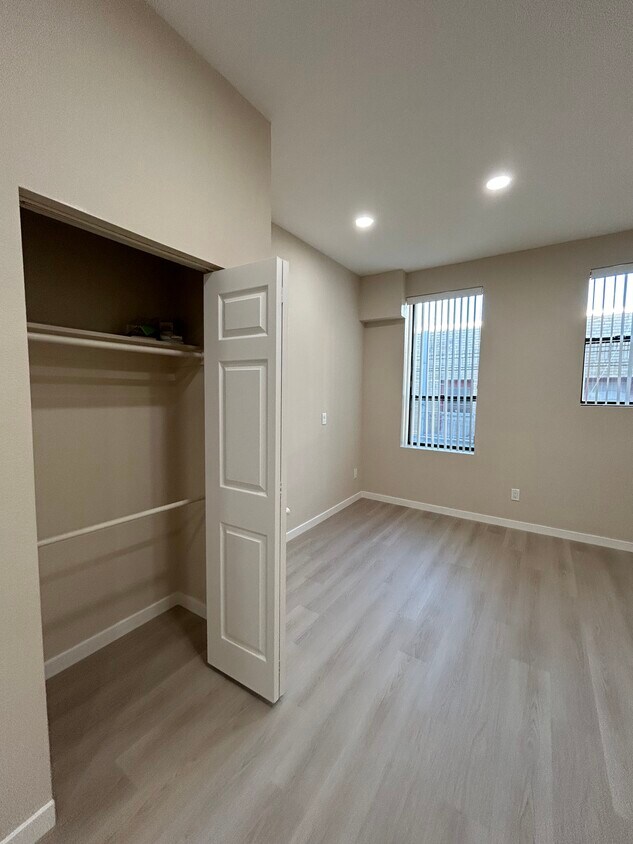 Primary Photo - CHINATOWN - Renovated Studio Apartment (1 ...