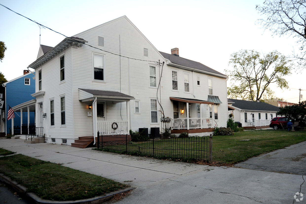 Building Photo - 244 Frederick St