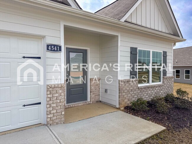 Foto del edificio - Your New Home Awaits in Hunter's Point at Innsbrooke in Pinson, AL! Available to View Now!!!